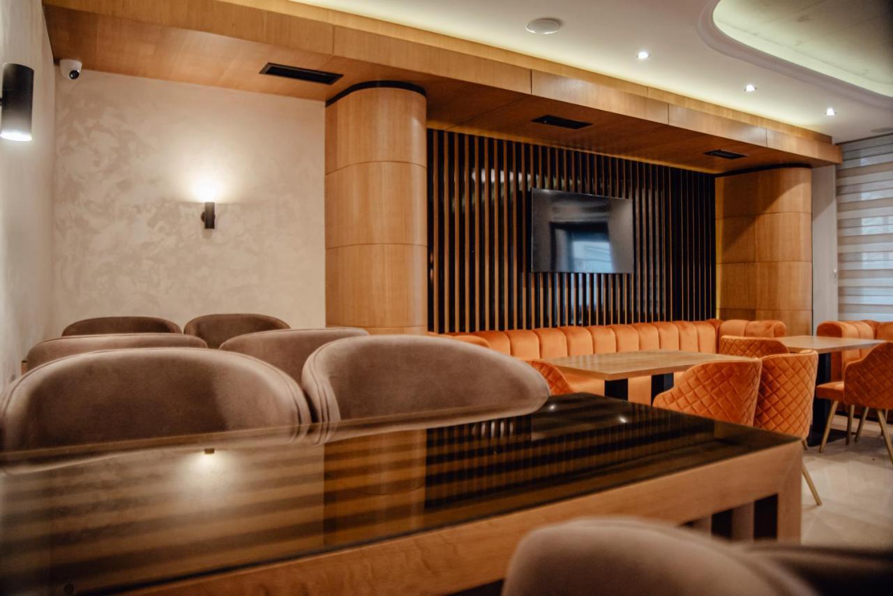 Mk Premier Hotel โนวีปาซาร์ ภายนอก รูปภาพ