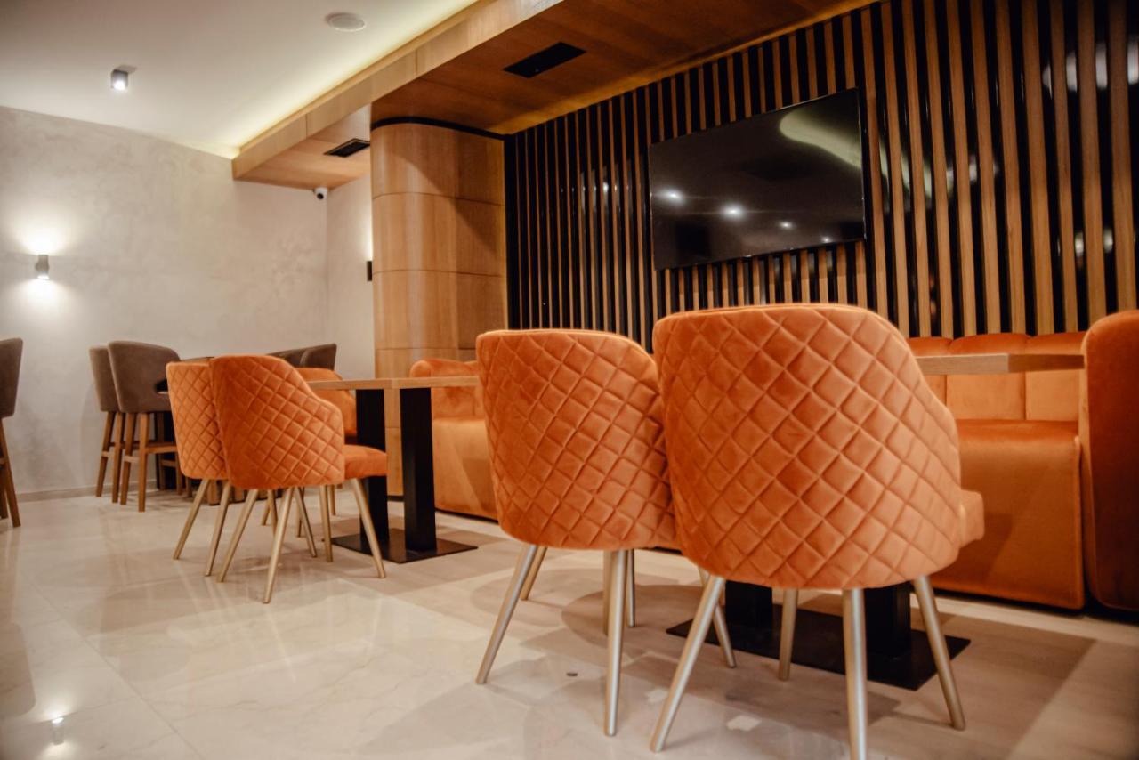 Mk Premier Hotel โนวีปาซาร์ ภายนอก รูปภาพ