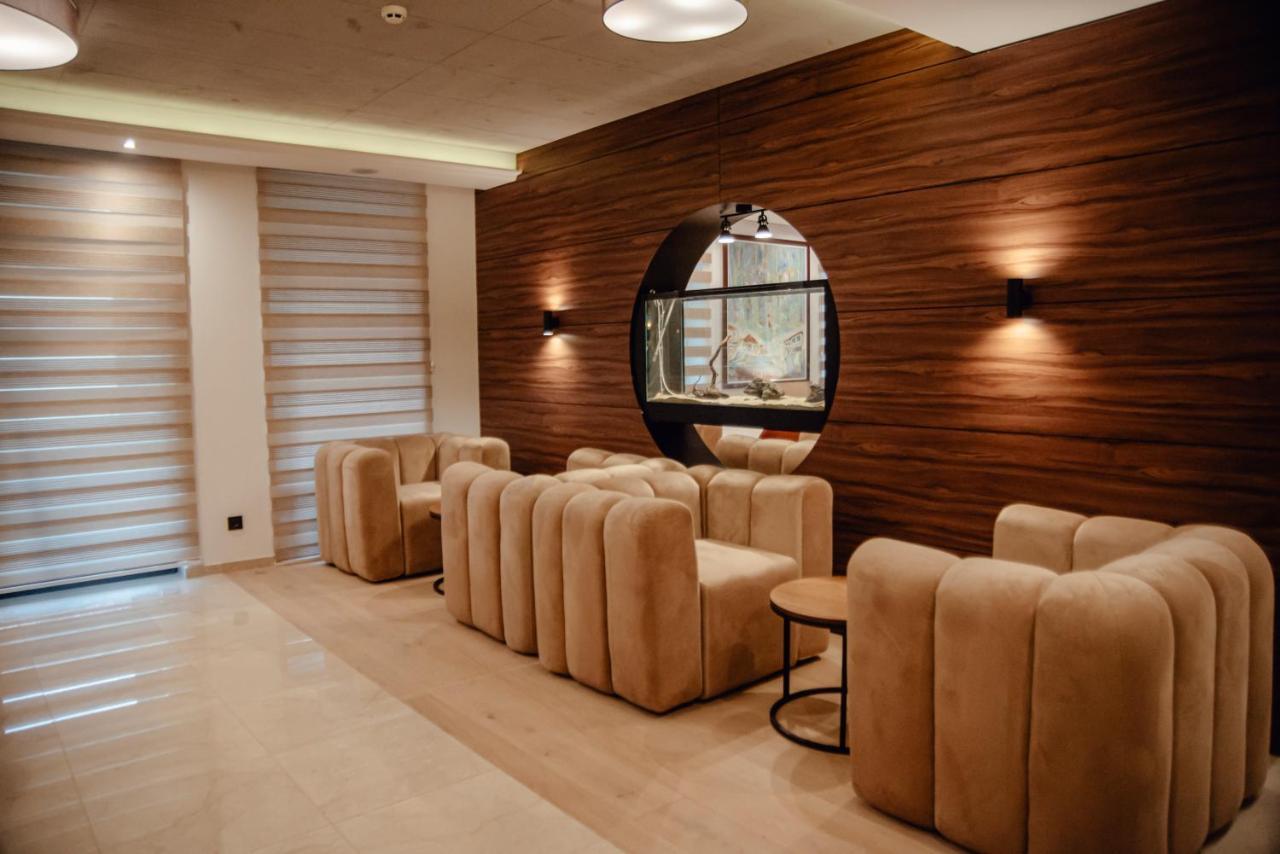 Mk Premier Hotel โนวีปาซาร์ ภายนอก รูปภาพ