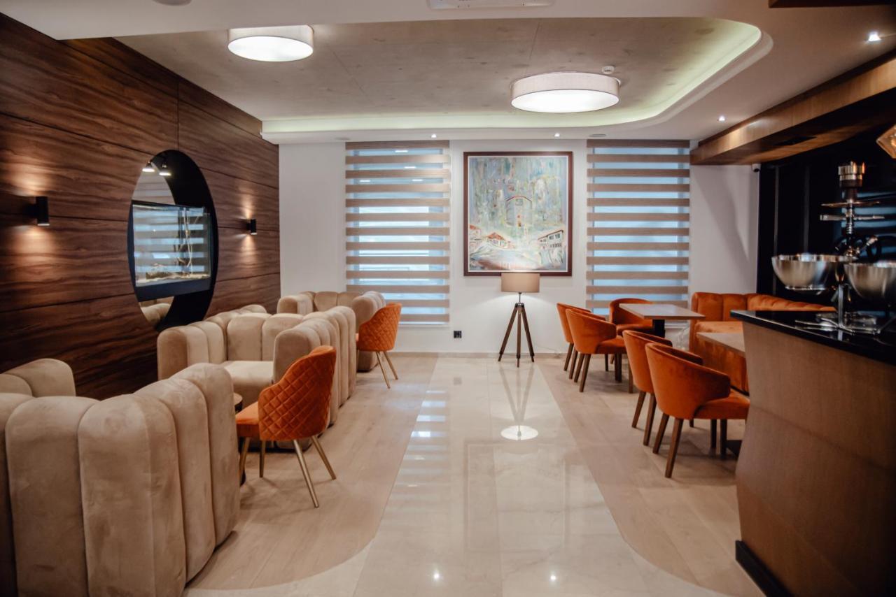 Mk Premier Hotel โนวีปาซาร์ ภายนอก รูปภาพ