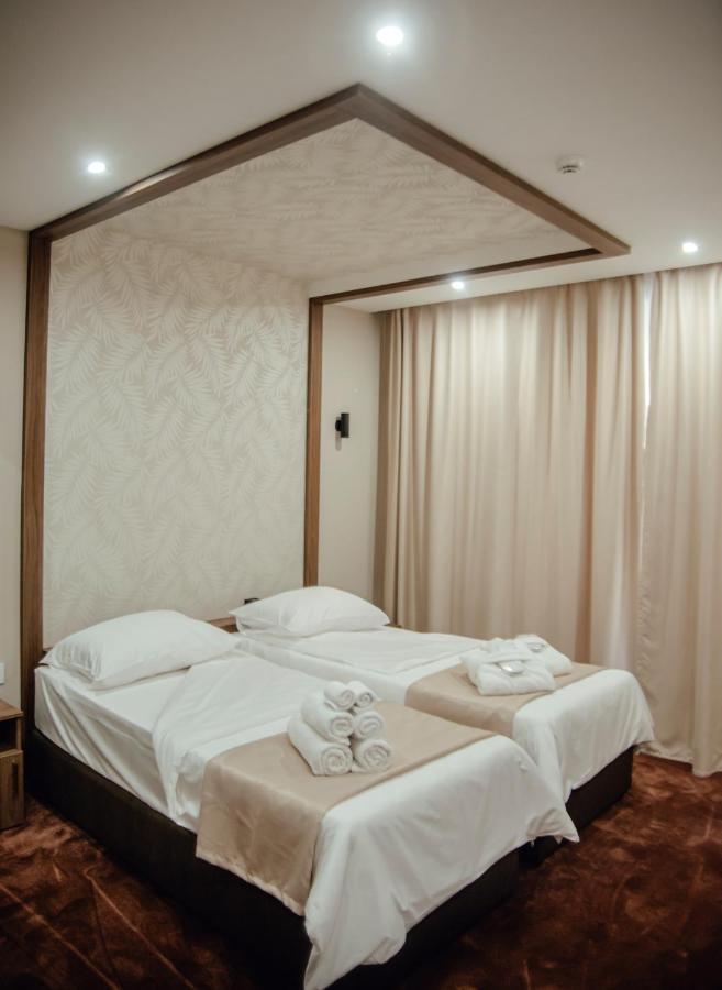 Mk Premier Hotel โนวีปาซาร์ ภายนอก รูปภาพ
