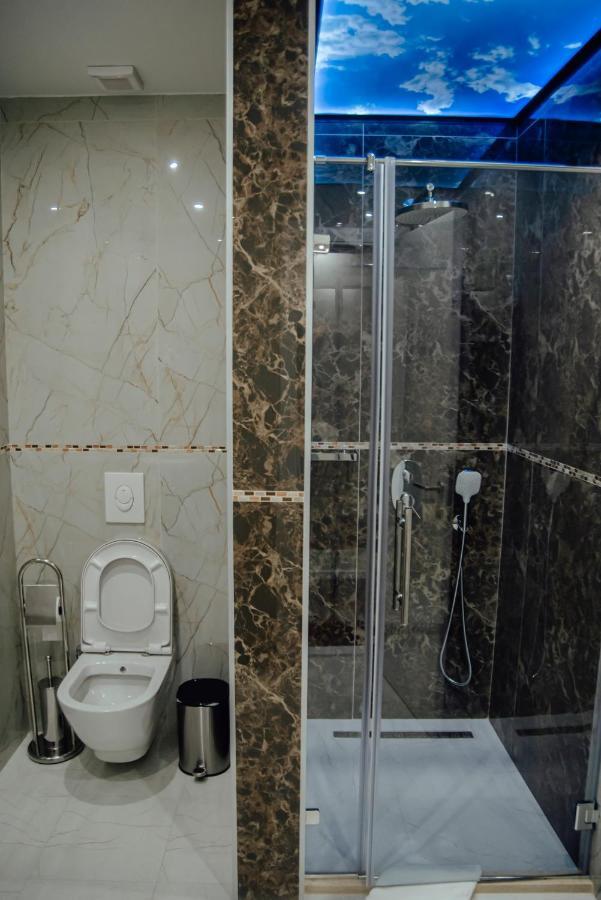 Mk Premier Hotel โนวีปาซาร์ ภายนอก รูปภาพ