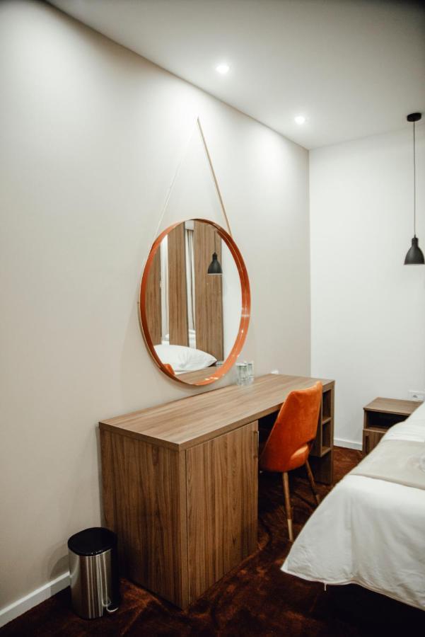 Mk Premier Hotel โนวีปาซาร์ ภายนอก รูปภาพ
