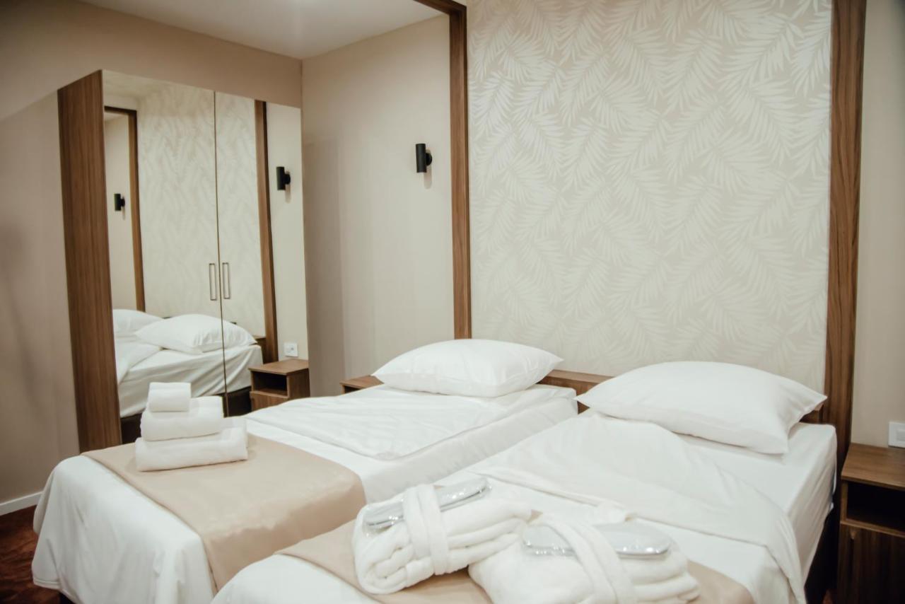 Mk Premier Hotel โนวีปาซาร์ ภายนอก รูปภาพ