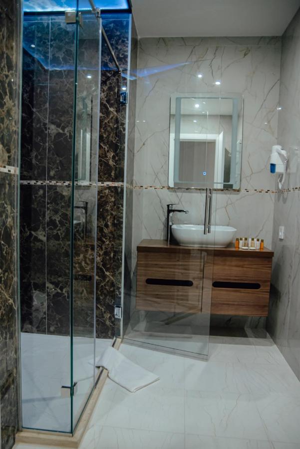 Mk Premier Hotel โนวีปาซาร์ ภายนอก รูปภาพ