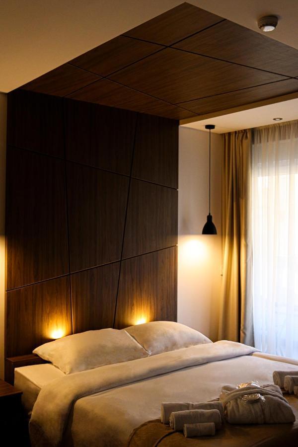 Mk Premier Hotel โนวีปาซาร์ ภายนอก รูปภาพ