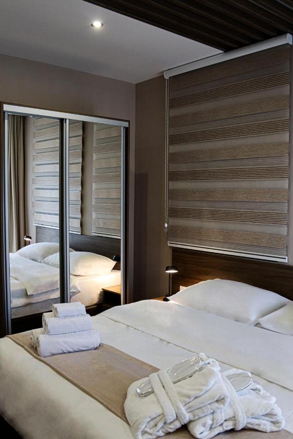 Mk Premier Hotel โนวีปาซาร์ ภายนอก รูปภาพ