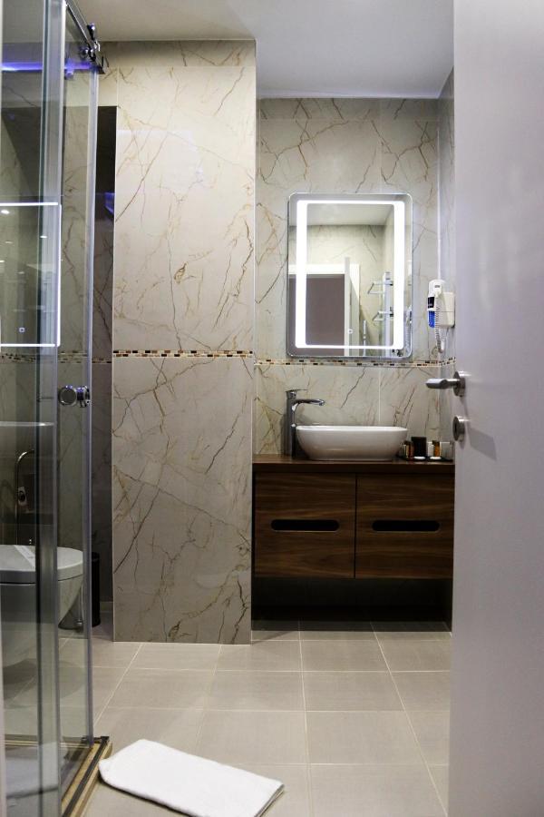Mk Premier Hotel โนวีปาซาร์ ภายนอก รูปภาพ