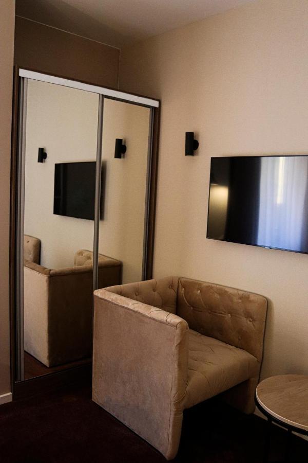 Mk Premier Hotel โนวีปาซาร์ ภายนอก รูปภาพ