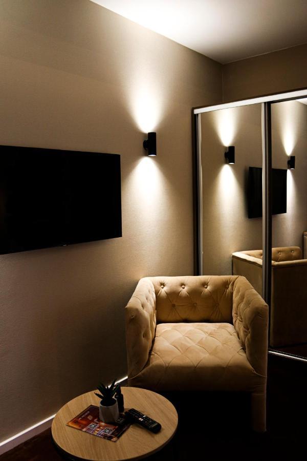 Mk Premier Hotel โนวีปาซาร์ ภายนอก รูปภาพ