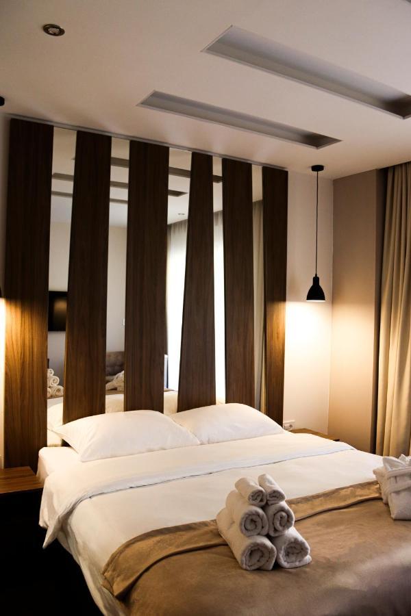 Mk Premier Hotel โนวีปาซาร์ ภายนอก รูปภาพ