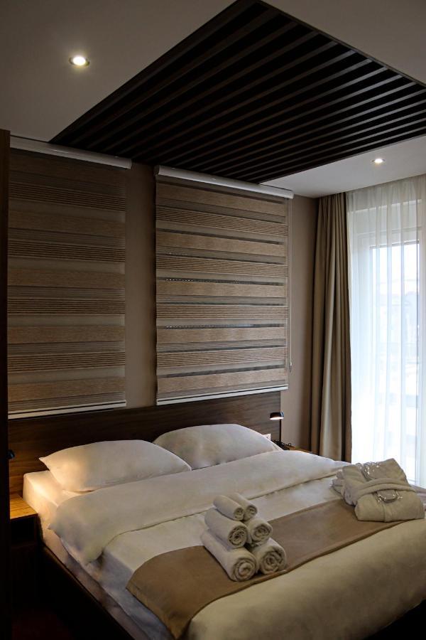 Mk Premier Hotel โนวีปาซาร์ ภายนอก รูปภาพ