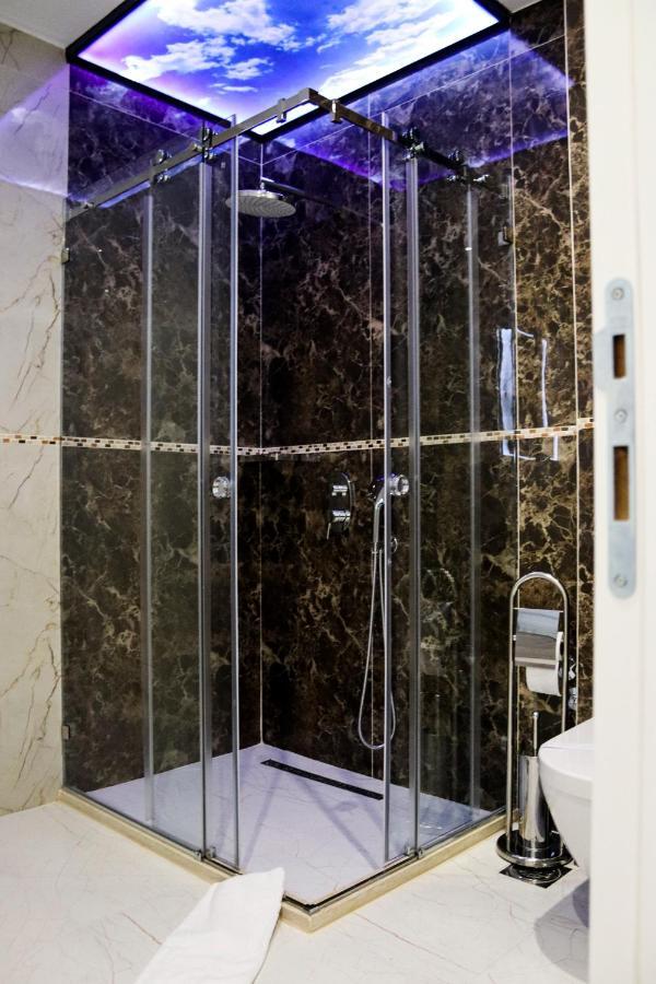 Mk Premier Hotel โนวีปาซาร์ ภายนอก รูปภาพ